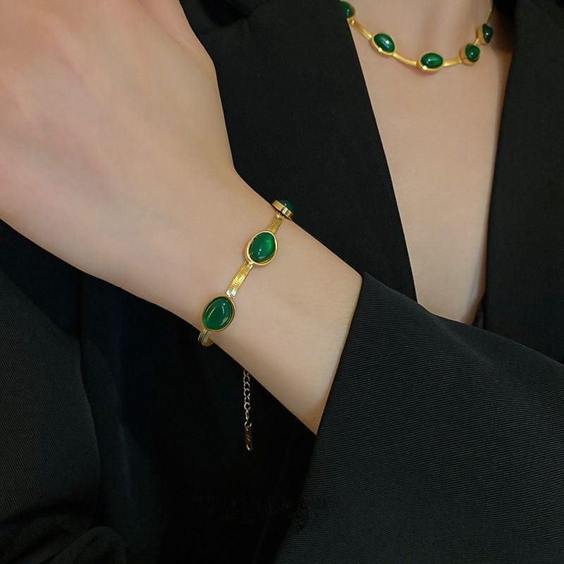 Oval Green Crystal Pendant Necklace & Bracelet Set – Gold Plated Jewelry